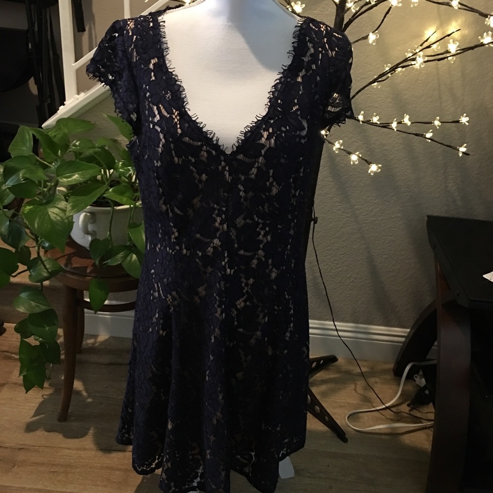 Beautiful lace cocktail dress!